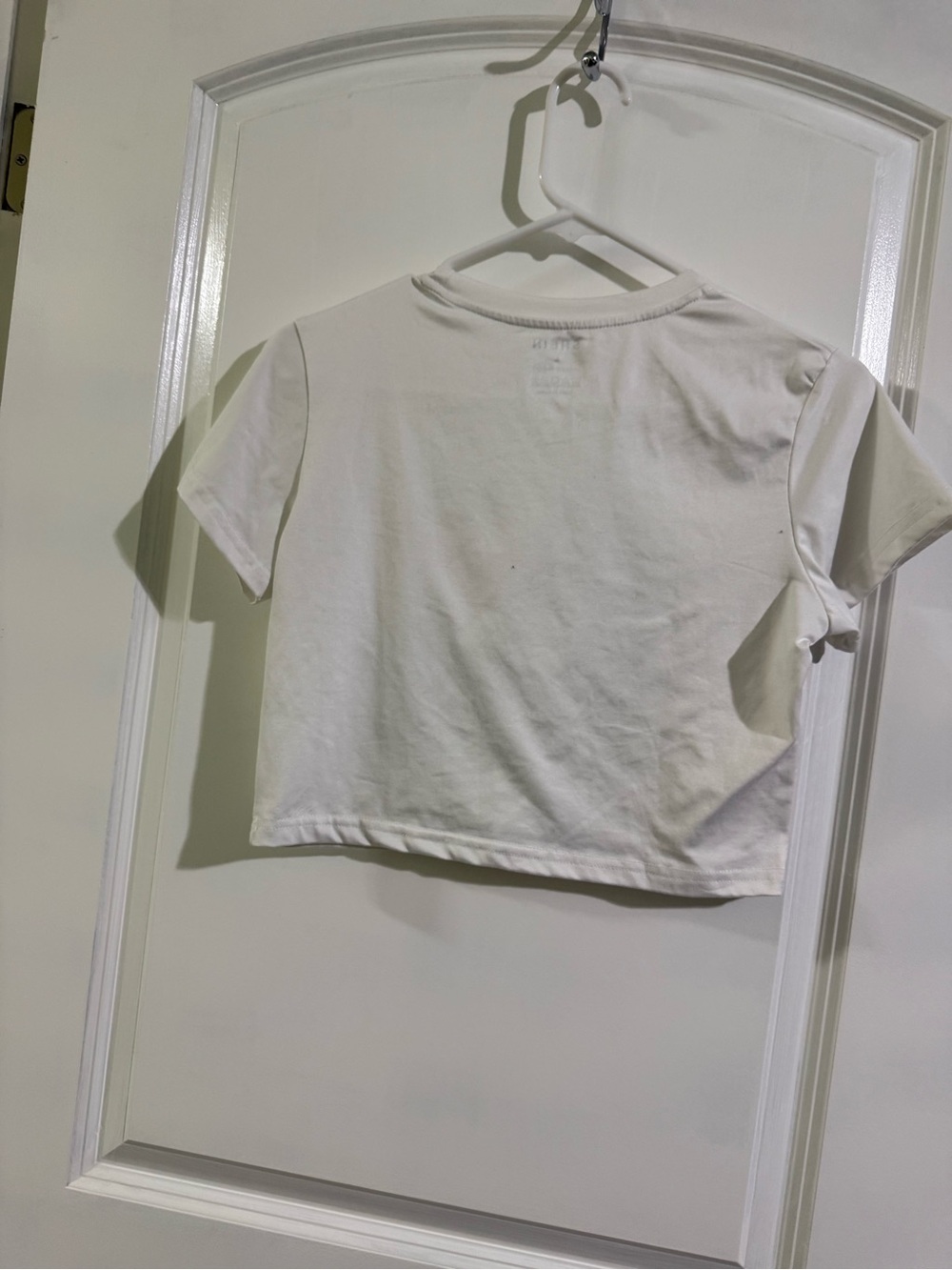 SHEIN White Short Sleeve Tee with Red Heart Graphic - Picture 3 of 3